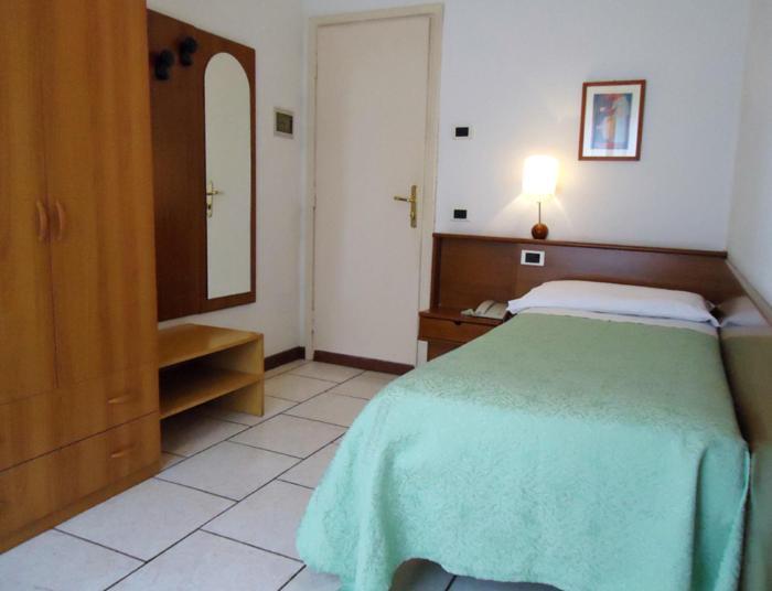 Hotel Miramonti Montecatini Terme Oda fotoğraf